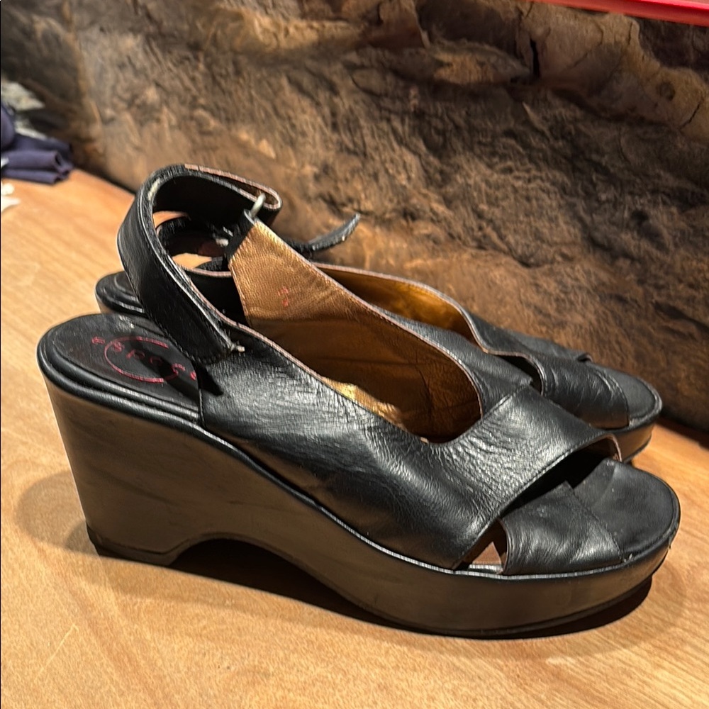 Women's Black Wedge Sandals
